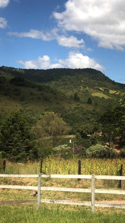 Pousada Pedra Da Mata Chales Na Montanha Munhoz Exterior photo