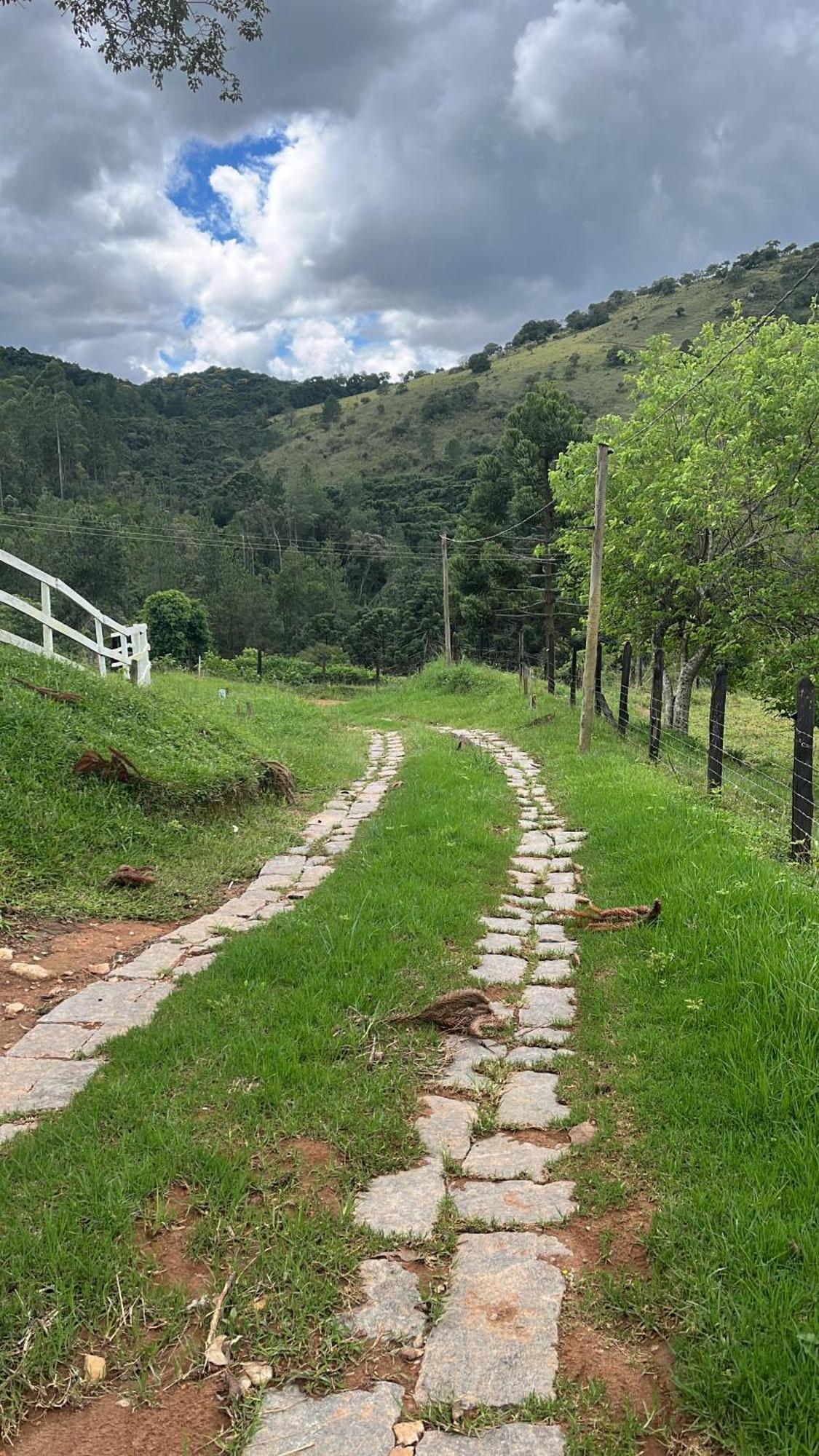 Pousada Pedra Da Mata Chales Na Montanha Munhoz Exterior photo